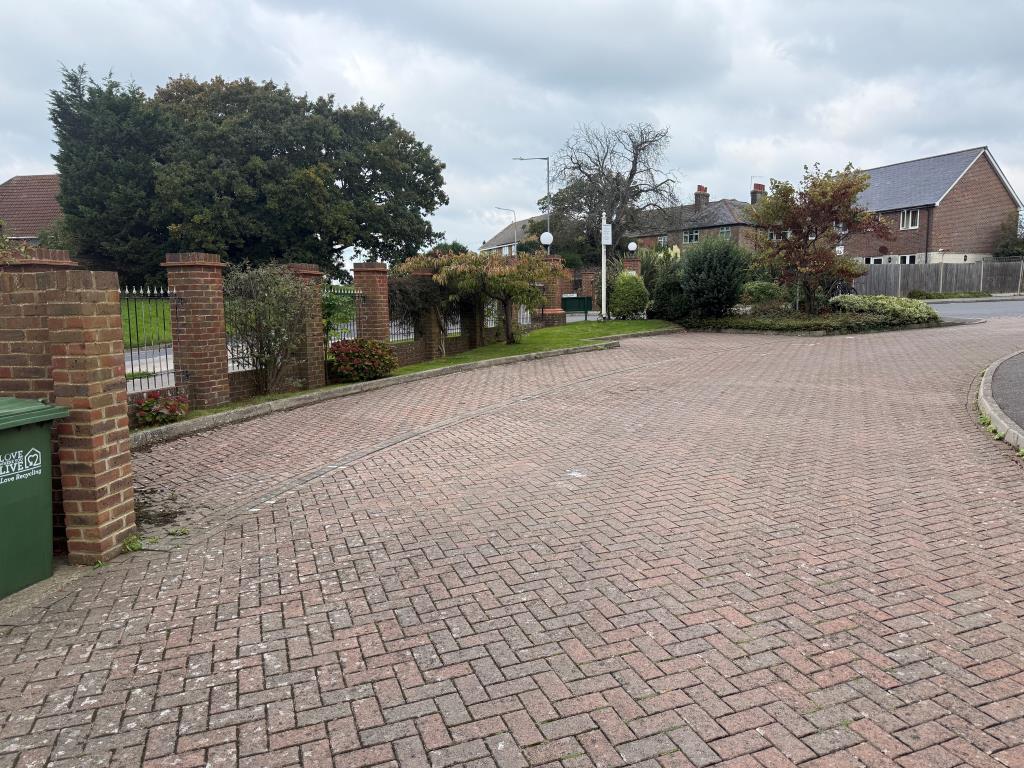 Lot: 55 - GROUND RENT INVESTMENT PLUS VACANT FIRST FLOOR FORMER CHAPEL WITH POTENTIAL - Parking spaces to left of chapel